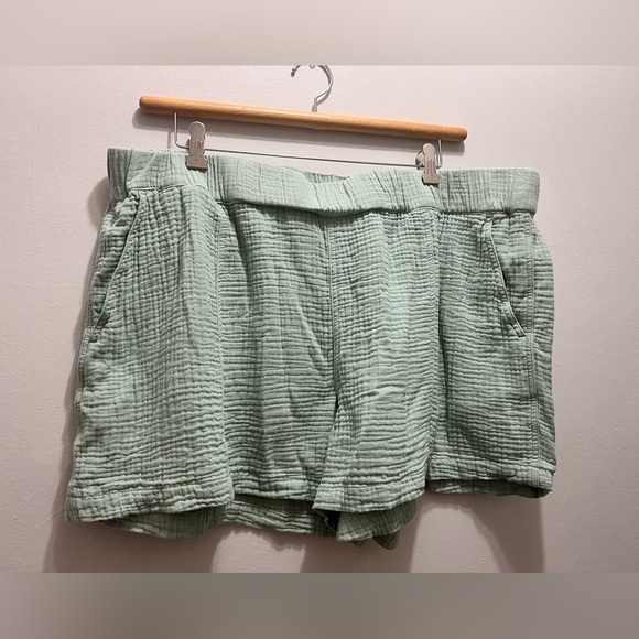 Madewell Plus Easy Pull-On Shorts in Lightspun 3X - Picture 3 of 6